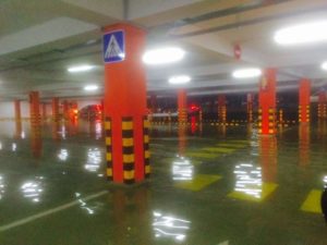 aeroport parcare inundatii