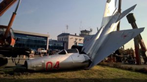 avion stricat