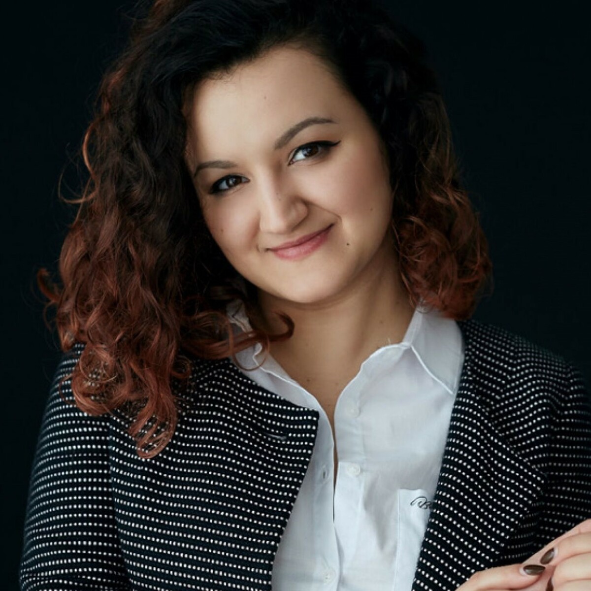 22.-aina-adrisova-3f4b88a8