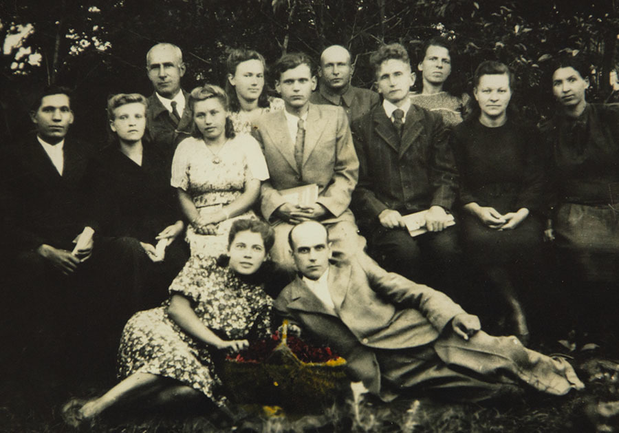 Colecitvul de profesori al școlii din Gîsca, 1950